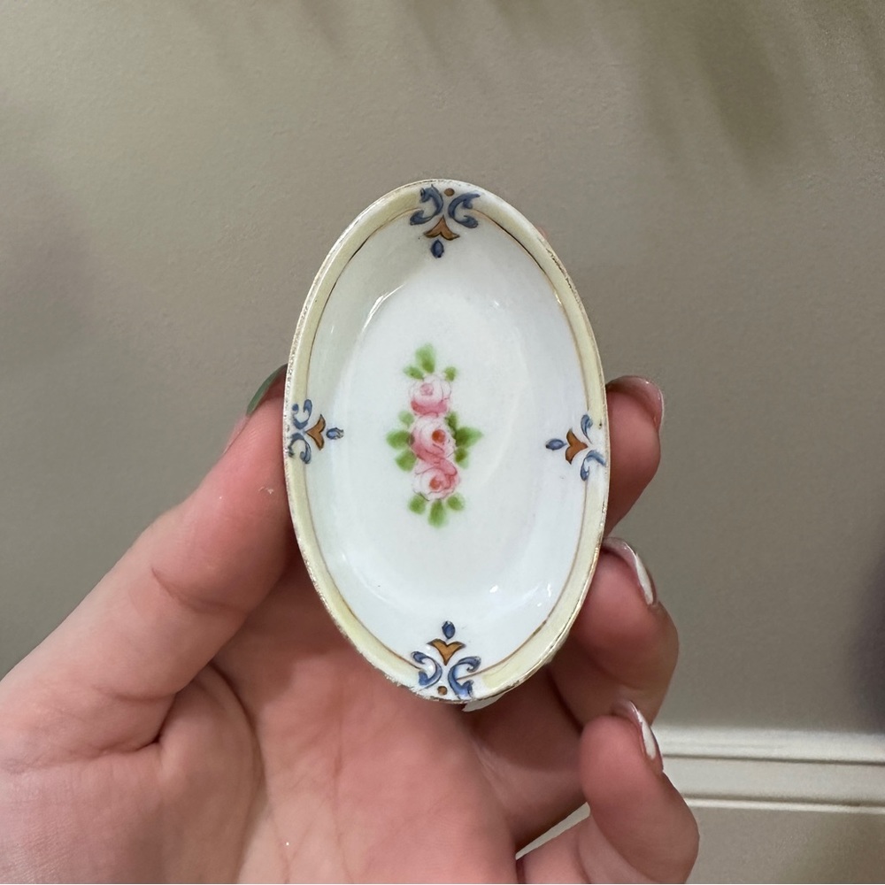 Hand painted butter pats - Picture 3 of 5